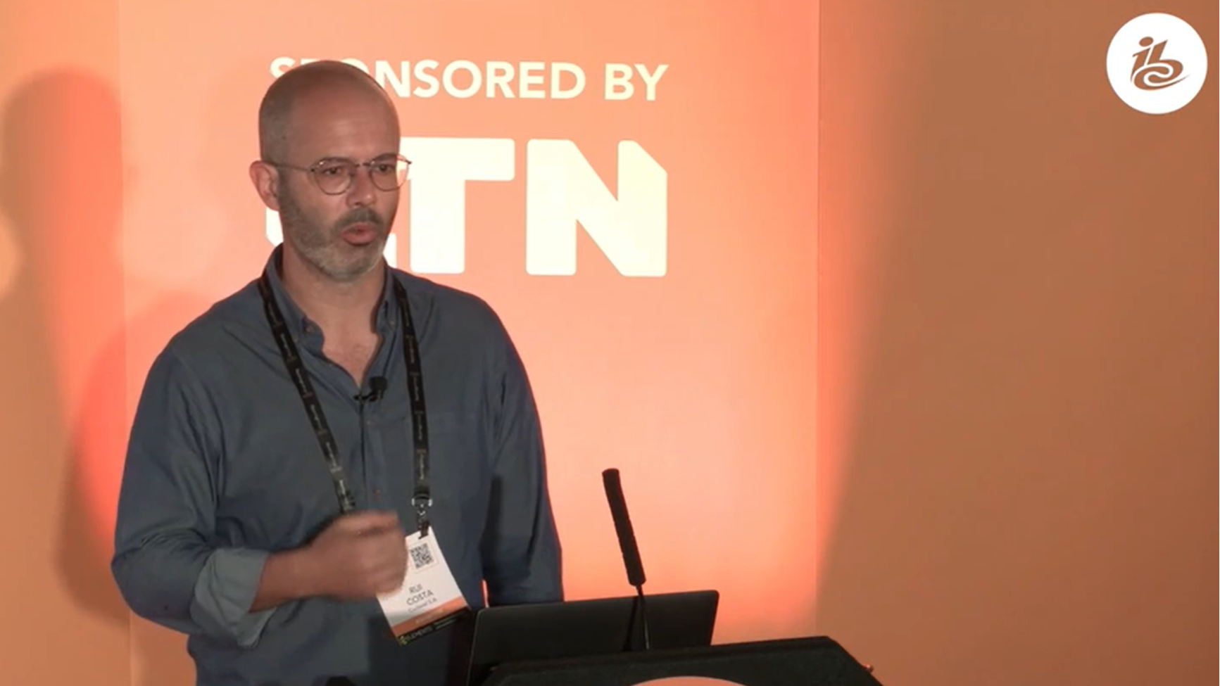 Achieve the optimal tradeoff between QoE and CDN costs